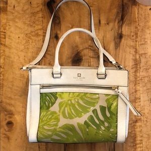 Kate spade, white bag. Hand bag or shoulder strap.